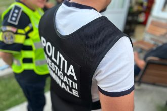 100 de persoane controlate de politisti in zona Pietei Centrale din Botosani