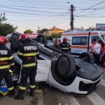 Accident cu 7 raniti la Botosani dupa ce doua autoturisme s au colizionat Unul dintre vehicule s a rasturnat