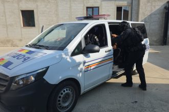 Barbat din Botosani capturat de politistii belgieni si adus in tara Va fi dus direct la inchisoare