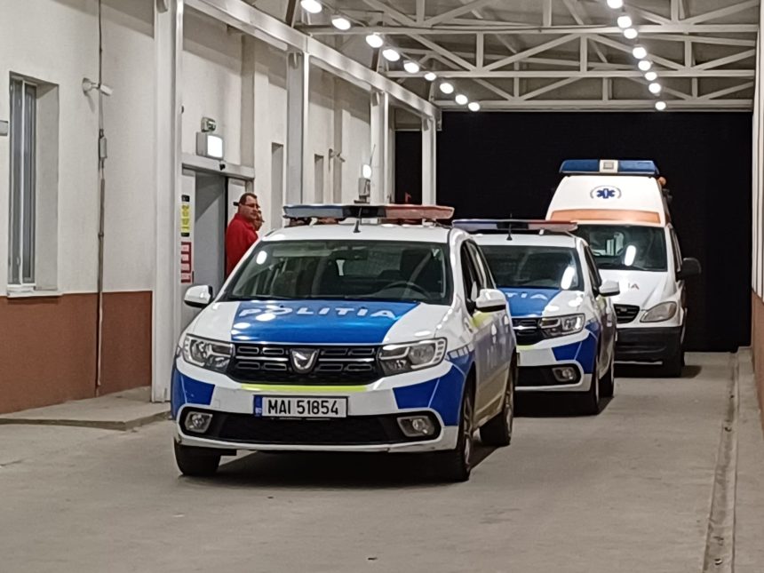 Botosanean scos din masina de politisti si transportat direct la spital