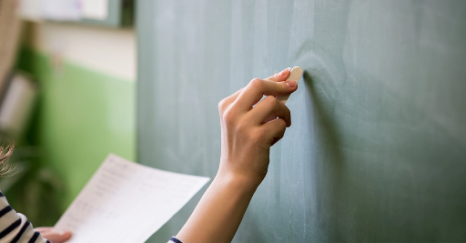Cadre didactice instruite de SRI pentru a identifica terorismul Profil din Botosani Sunt mai atent la copiii introvertiti