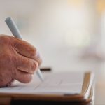 Cea mai curajoasa bunica din Botosani A sustinut examenul de bacalaureat la 69 de ani Nu am mai vazut asa ceva pana acum