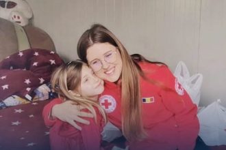 De la voluntariat la predare Tanara din Botosani care invata sa aiba grija de semeni