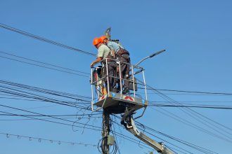 Delgaz Grid anunta noi intreruperi de energie electrica Trei localitati din Botosani vor fi afectate