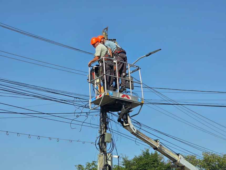 Delgaz Grid anunta noi intreruperi de energie electrica Trei localitati din Botosani vor fi afectate