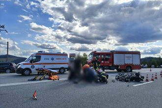 FOTO Accident in Pasul Mestecanis Un barbat a decedat in urma coliziunii intre un autoturism si o motocicleta