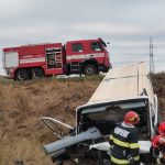 FOTO Accident intr o localitate din Botosani in aceasta dimineata Doua autoturisme s au ciocnit iar un tanar a fost ranit
