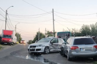 FOTO Accident pe o strada din Botosani Nu sunt victime dar soferul a primit dosar penal