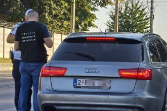 FOTO Aproape 200 de masini inmatriculate in strainatate oprite de politisti pe strazile din Botosani Descopera motivul