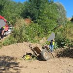 FOTO Barbat decedat intr un accident A fost prins intre o caruta si un butoi