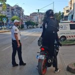 FOTO Controale in trafic Trotinetisti si motociclisti din Botosani opriti de politisti