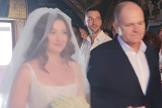 FOTO Gest emotionant Omul de afaceri Cornel Sfaiter a oferit o pe altar pe fiica fostului sau asociat si prieten Nicu Catana