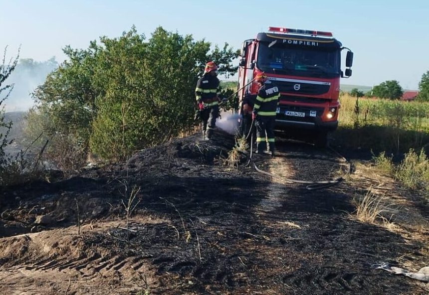 FOTO Incendii provocate de botosaneni Flacarle au cuprins campurile din trei localitati