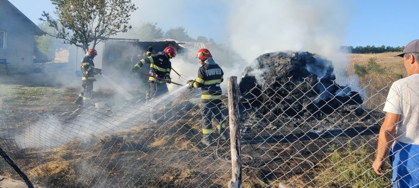 FOTO Incendiu astazi in judeul Botosani provocat de o tigara Focul a distrus cantitati mari de furaje
