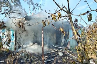 FOTO Incendiu intr o localitate din judetul Botosani O casa a fost afectata de flacari