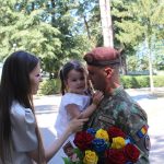 FOTO Momente pline de emotie la revenirea militarilor din Botosani din misiunea din Slovacia