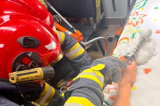 FOTO O tanara din Botosani si a prins degetul intr un mixer si a ajuns la Urgente cu aparatul de gatit atassat