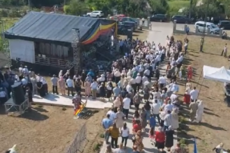 FOTO PS Nichifor Botosaneanul a sfintit din nou o biserica din judetul Botosani astazi