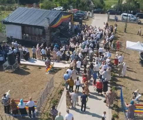 FOTO PS Nichifor Botosaneanul a sfintit din nou o biserica din judetul Botosani astazi