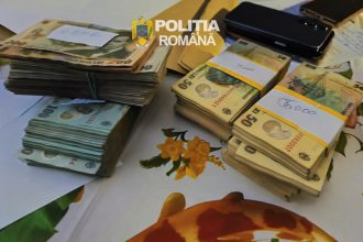 FOTO Perchezitii la un botosanean care a organizat o tombola ilegala pe retelele de socializare promitand premii in bani si masini