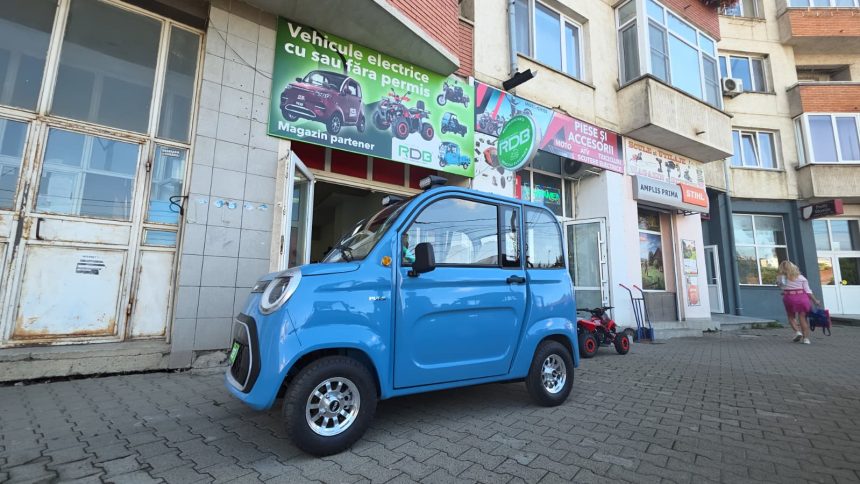 FOTO RDB Plus masina electrica care poate fi condusa fara permis disponibila la vanzare in Botosani