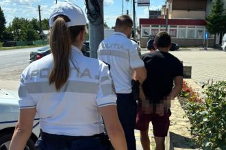 FOTO Raids in Centrul Istoric ANL Cismea si la Piata Centrala 200 de persoane interogate de fortele de ordine