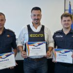 FOTO Trei politisti din Botosani onorati cu diplome de la MAI pentru salvarea a doi barbati de la moarte