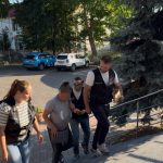 FOTO VIDEO Femeia din Botosani care si a omorat si ingropat concubinul in curte a fost retinuta de politie