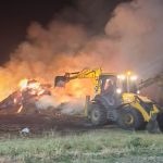 FOTO VIDEO incendiu intentionat intr o localitate din Botosani 80 de tone de furaje distruse prin flacari