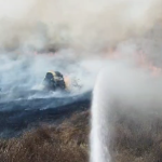 FOTOGRAFIE Incendiu devastator astazi intr o localitate din Botosani Localnicii au solicitat ajutor