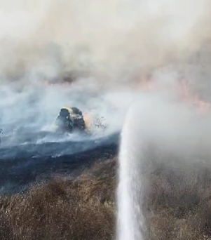 FOTOGRAFIE Incendiu devastator astazi intr o localitate din Botosani Localnicii au solicitat ajutor