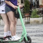 Guvernul elaboreaza reguli noi pentru trotinete si biciclete electrice