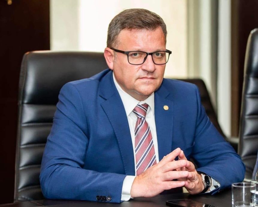 Marius Budai Prim ministrul Ilie Bolojan ii indeamna pe romani sa stinga lumina PSD solicita reluarea activitatii centralelor de la Turceni si Rovinari