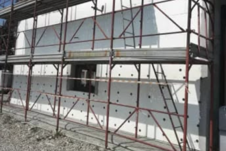 Masina unei firme de constructii din Botosani disponibila pentru vanzare Lichidatorul ofera si telefoane iPhone precum si unelte