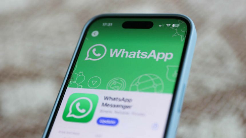 Mesajul de pe WhatsApp care te poate lasa fara bani in cont Cum reusesc hackerii sa preia controlul asupra telefonului tau