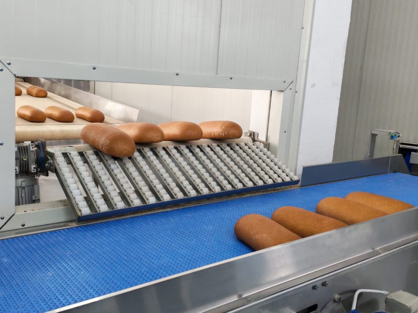 Nereguli grave in fabricile de paine si carne din Botosani angajati fara contracte si in conditii de nesiguranta