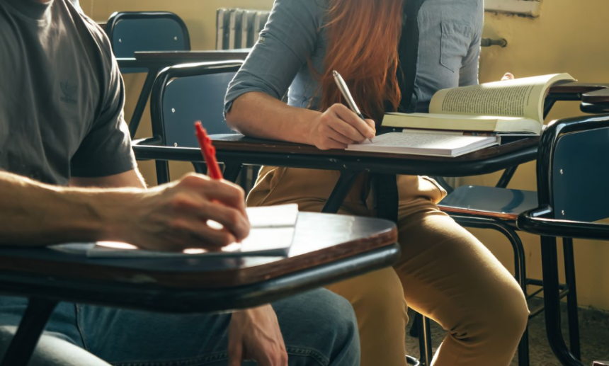 O asigurare de studii pentru copii nu inseamna doar economii ce investesti de fapt pentru viitor
