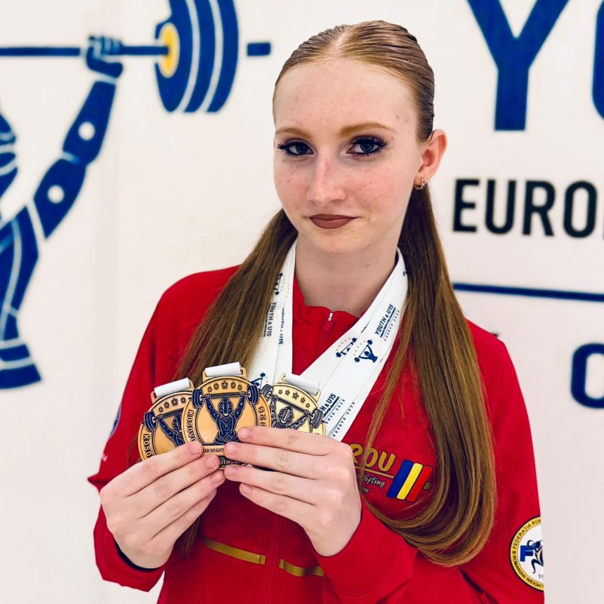 O tanara din Botosani a obtinut trei medalii de bronz la Campionatele Europene de haltere din Kosovo