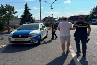 Scandal in parcarea unui magazin Un botosanean a agresat un barbat apoi a pus cainele sa l atace