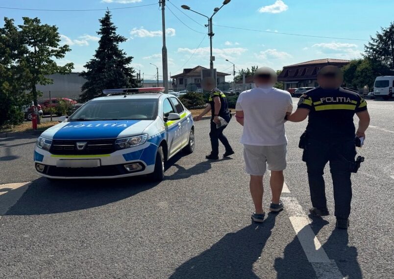 Scandal in parcarea unui magazin Un botosanean a agresat un barbat apoi a pus cainele sa l atace