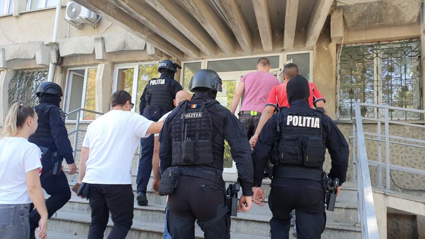 Scandal la Tudora Trei tineri retinuti dupa ce au agresat un botosanean de 19 ani