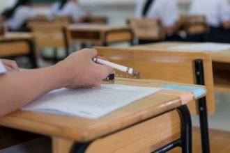 Schimbare semnificativa Modalitatea de evaluare a elevilor din toamna Vor fi introduse trei niveluri de performanta de baza consolidat si avansat