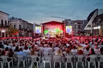 Stefan Banica vedeta principala la a Va editie a Festivalului Institutelor de Cultura din Botosani Consulta programul evenimentelor