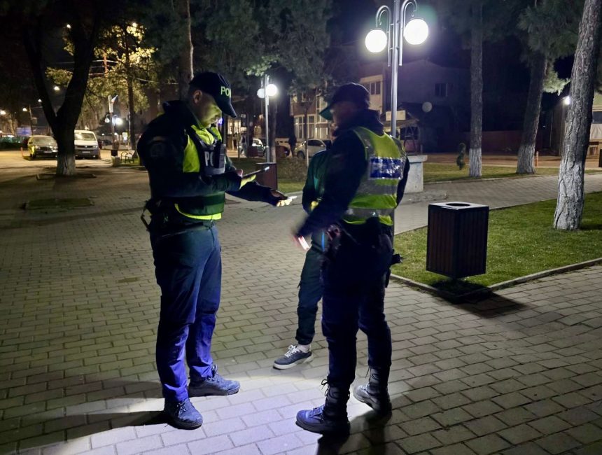 Trei barbati din Botosani capturati cu substante interzise