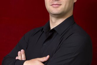 Un absolvent al Seminarului Teologic din Botosani a obtinut conducerea Operei din Iasi in urma unui concurs
