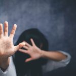 Un tanar din Botosani a umilit o pe iubita lui la scurt timp dupa despartire Aciunile sale ii pot aduce probleme cu legea