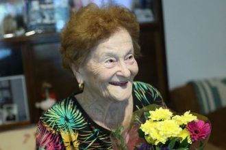 Vadova unui veteran de razboi din Botosani marturii emotionante Sotul meu care a plecat pe front era elev Au plecat cu carutele din Botosani