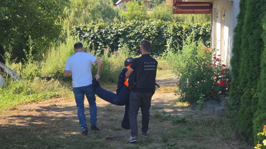 fotografie femeia din botosani acuzata ca si a ucis si ingropat concubinul a fost dusa din nou la locul crimei anchetatorii au reconstituit cum s a desfasurat tragicul incident