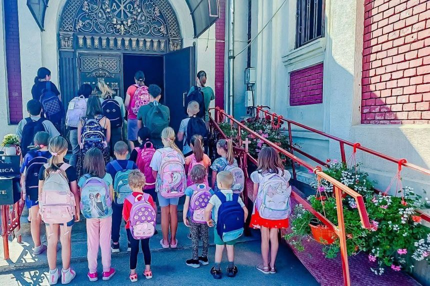 un rucsac o oportunitate pentru un viitor mai bun apel la solidaritate pentru elevii vulnerabili din botosani