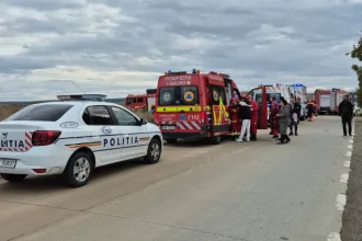 Accident rutier cu trei victime pe DJ 208L, provocat de un șofer de camion